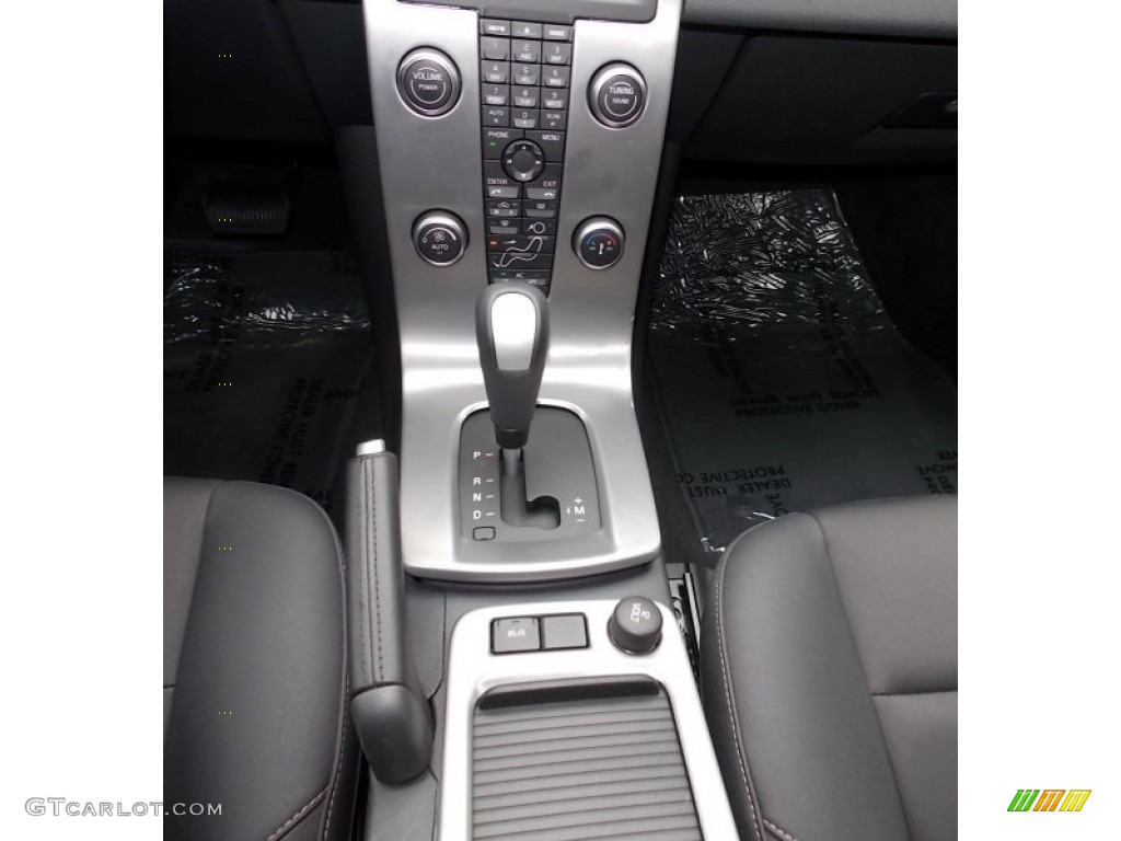 2010 V50 2.4i - Silver Metallic / Dalaro Off Black T-Tec photo #33
