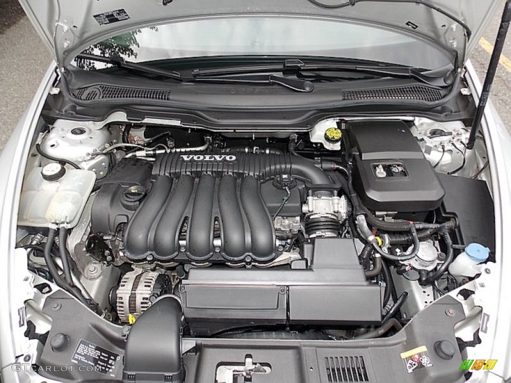 2010 Volvo V50 2.4i Engine Photos