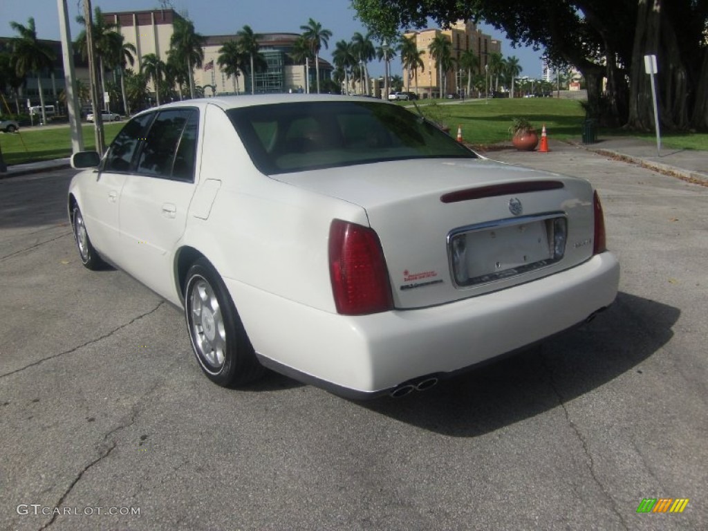2002 DeVille Sedan - Cotillion White / Oatmeal photo #3