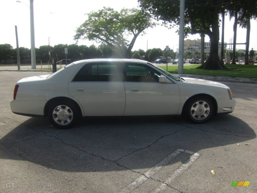 2002 DeVille Sedan - Cotillion White / Oatmeal photo #5