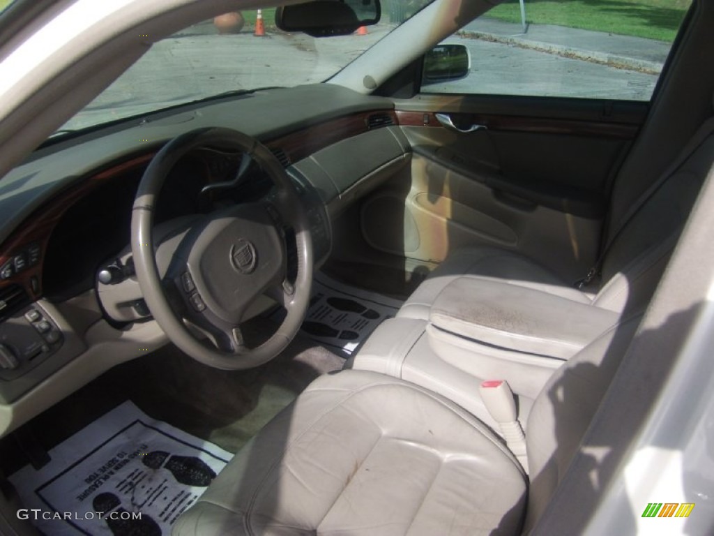 2002 DeVille Sedan - Cotillion White / Oatmeal photo #7