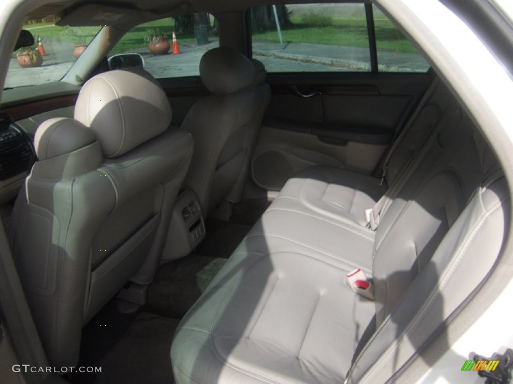 2002 DeVille Sedan - Cotillion White / Oatmeal photo #9
