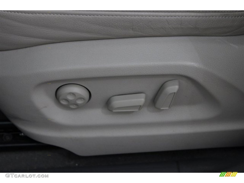 2011 Q5 3.2 quattro - Ice Silver Metallic / Light Gray photo #13