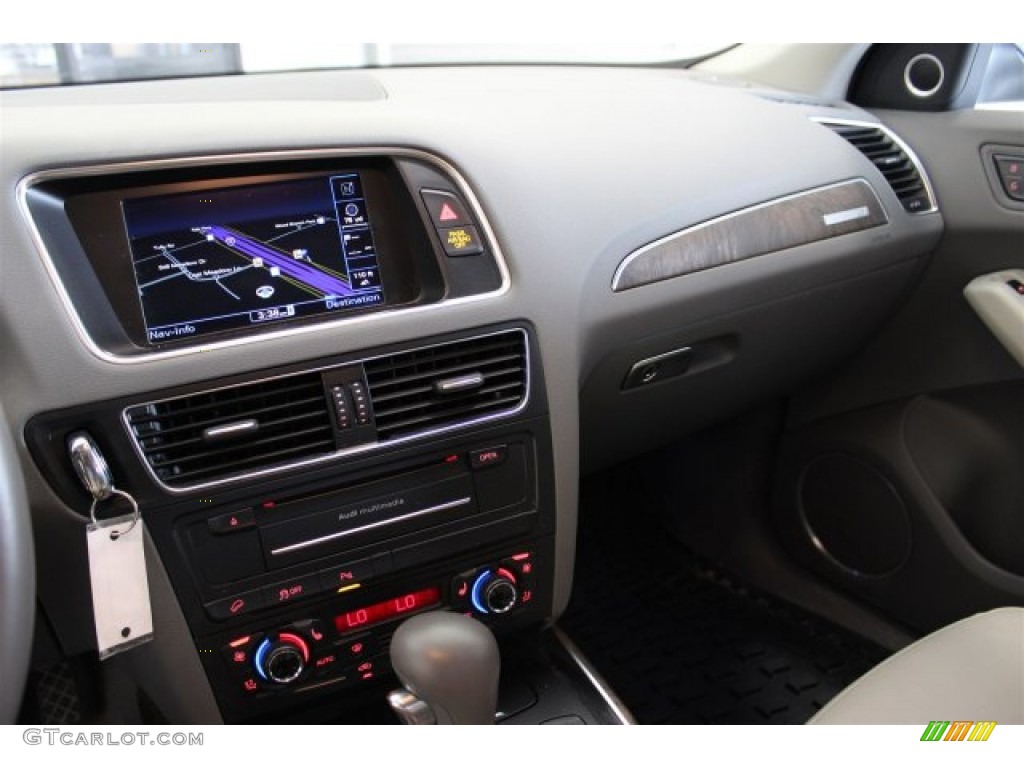 2011 Q5 3.2 quattro - Ice Silver Metallic / Light Gray photo #16