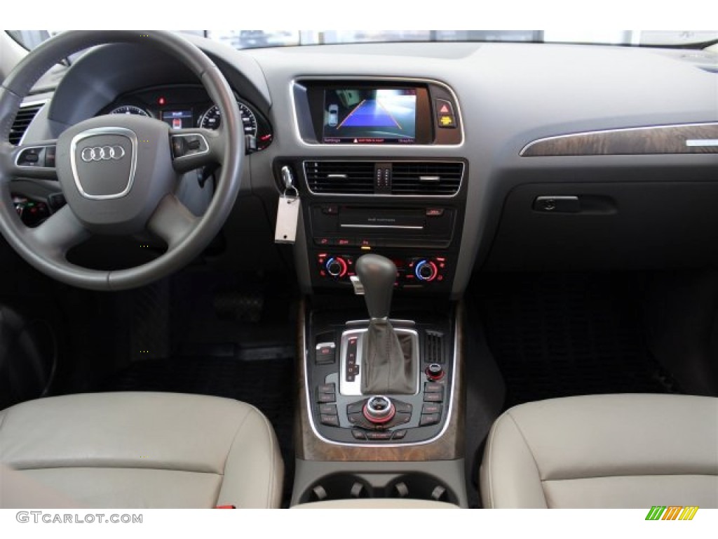 2011 Q5 3.2 quattro - Ice Silver Metallic / Light Gray photo #34