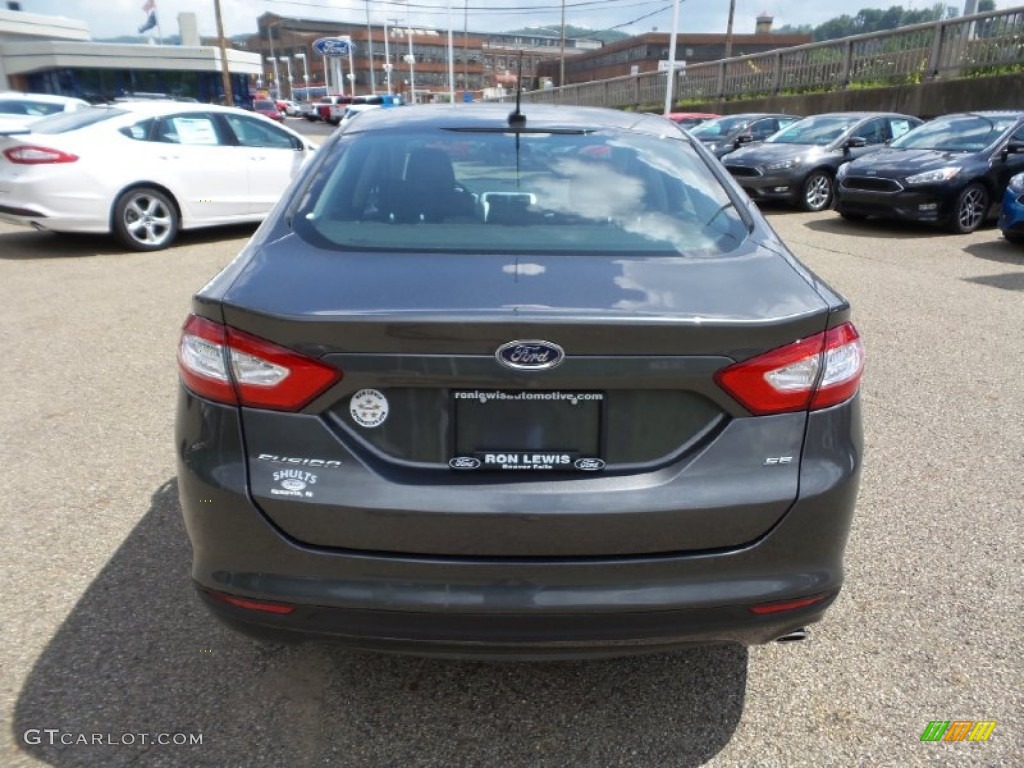 2016 Fusion SE - Magnetic Metallic / Charcoal Black photo #4