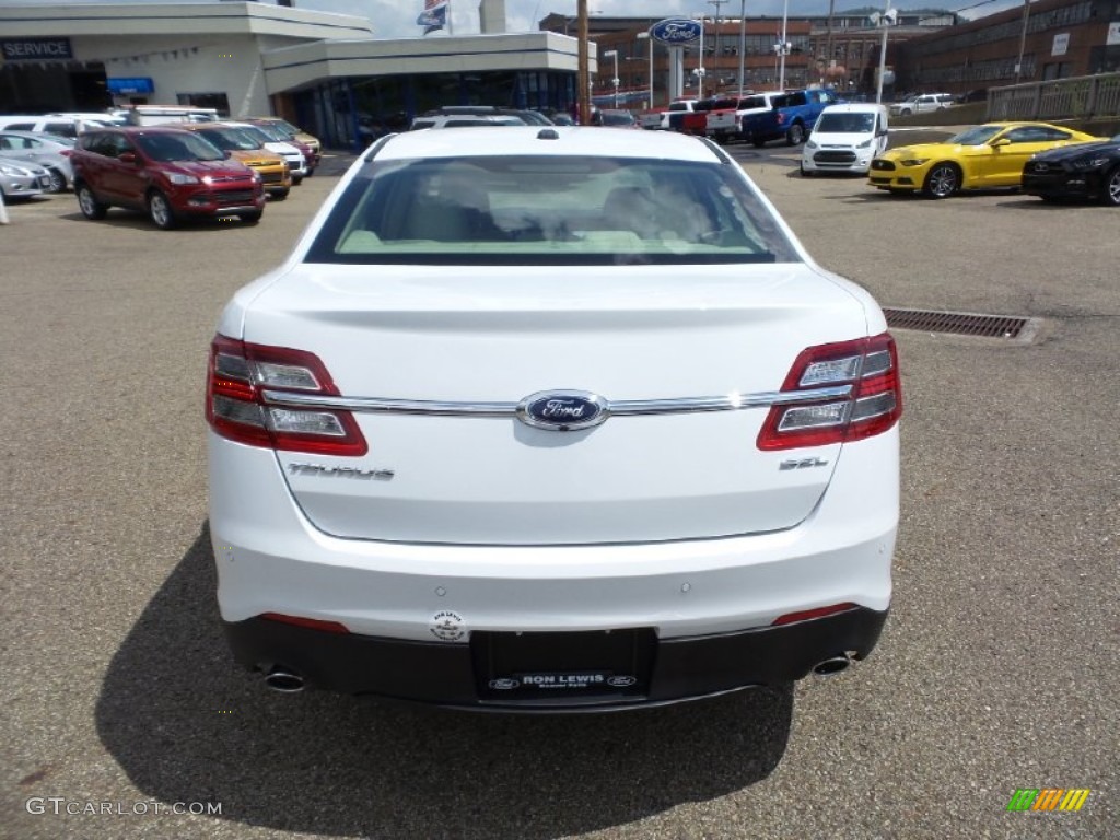 2015 Taurus SEL - Oxford White / Dune photo #4
