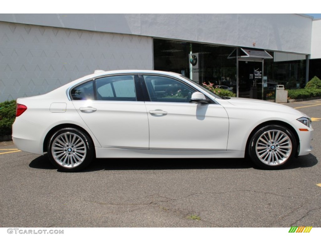 2015 3 Series 328i xDrive Sedan - Alpine White / Black photo #2