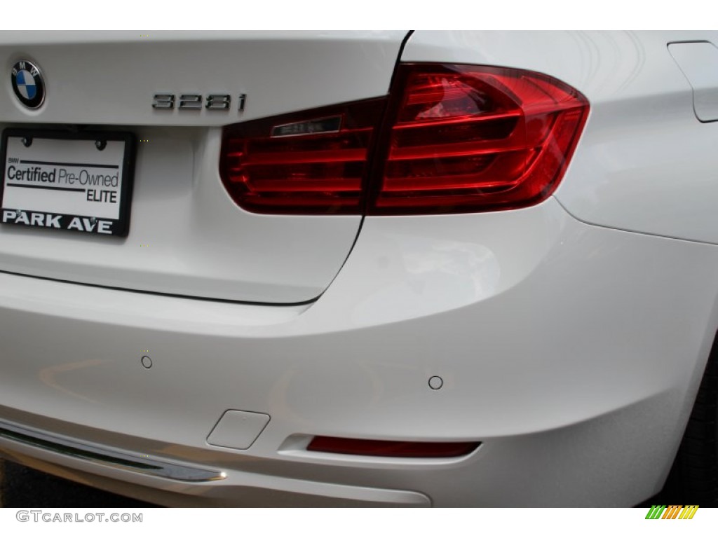2015 3 Series 328i xDrive Sedan - Alpine White / Black photo #23