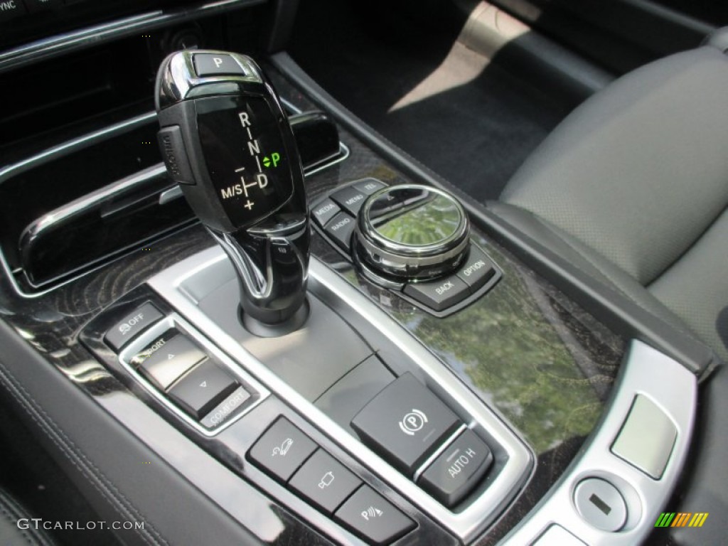 2015 BMW 7 Series 750i xDrive Sedan Transmission Photos