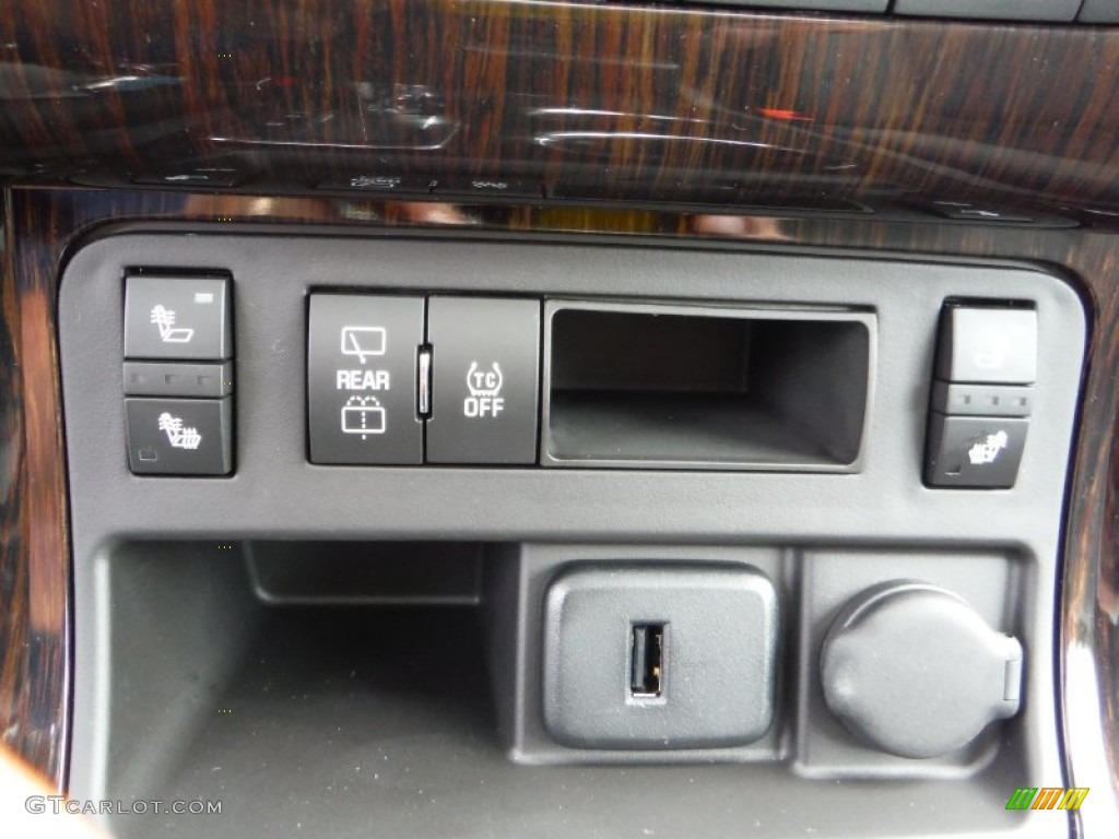 2016 Chevrolet Traverse LT AWD Controls Photo #105385576