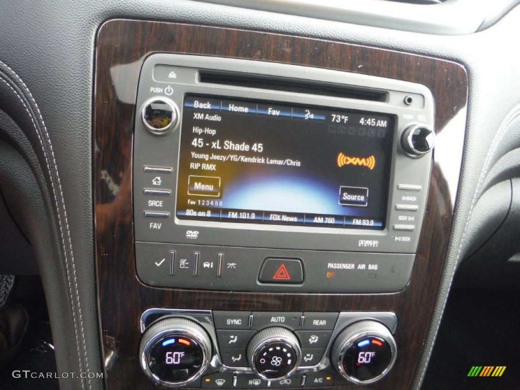 2016 Chevrolet Traverse LT AWD Controls Photo #105385594