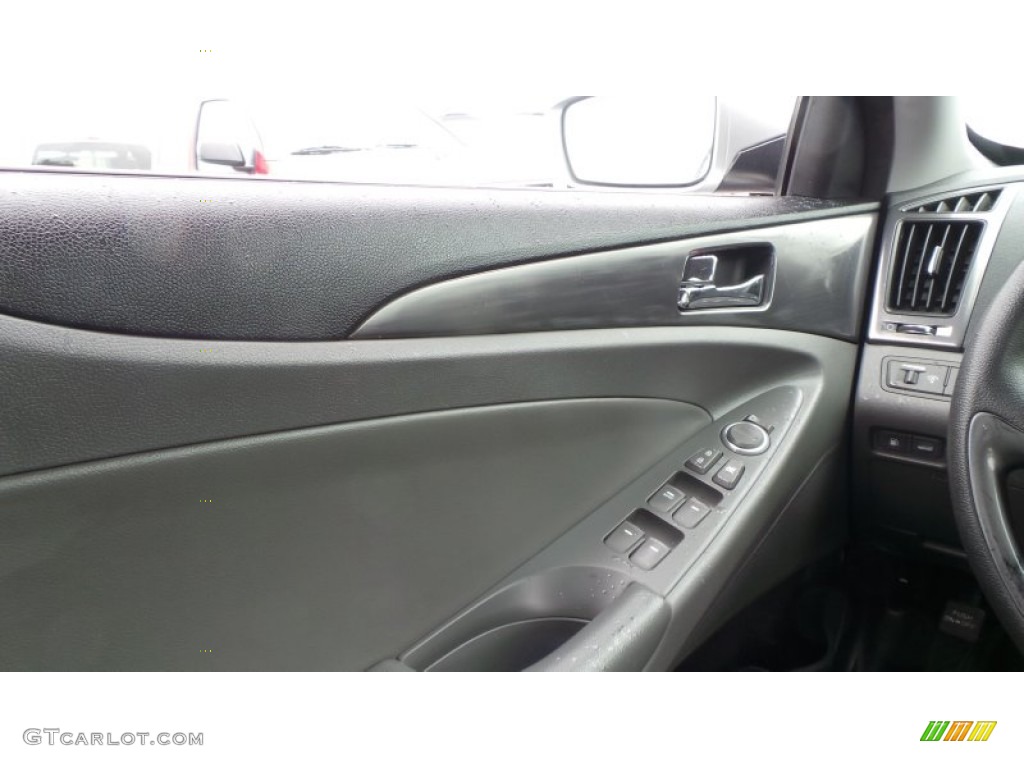 2013 Sonata Hybrid Limited - Silver Frost Metallic / Gray photo #14