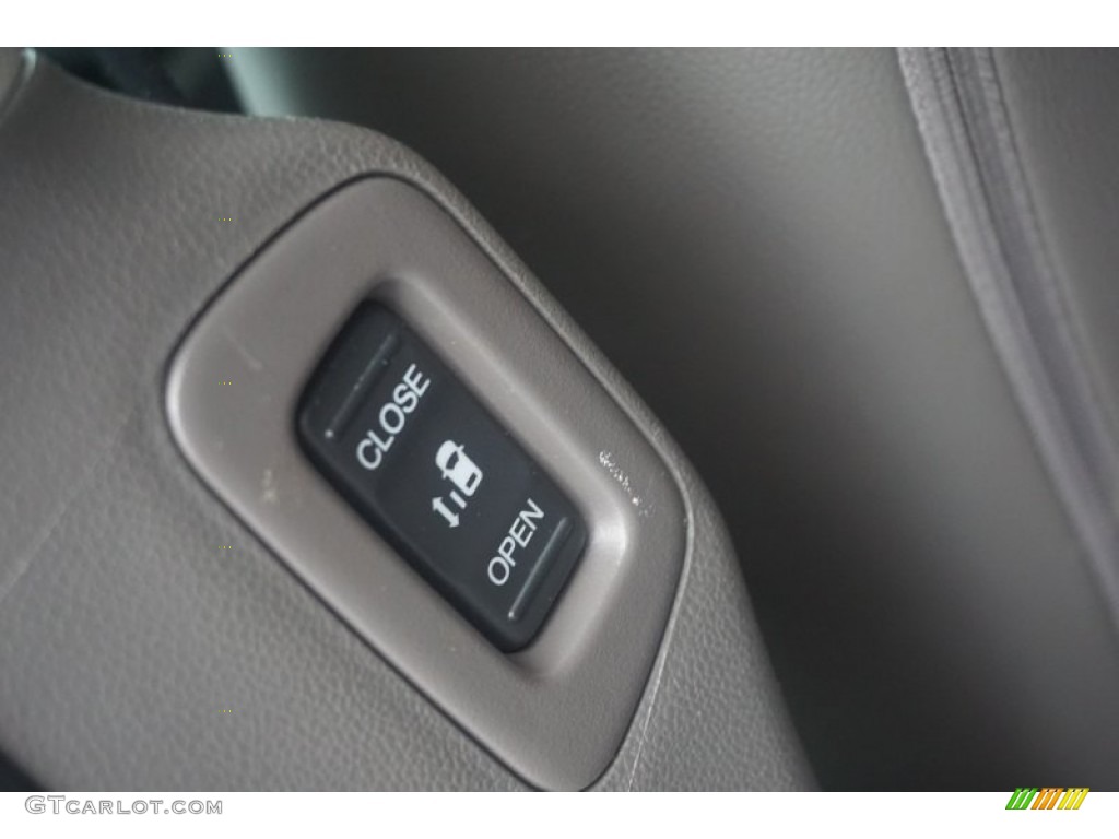 2013 Odyssey Touring Elite - Polished Metal Metallic / Truffle photo #35