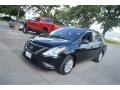 Super Black - Versa 1.6 S Sedan Photo No. 5