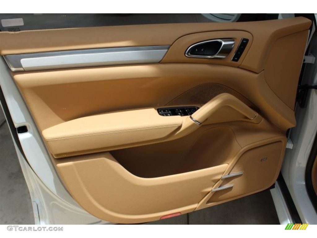 2016 Cayenne  - Carrara White Metallic / Luxor Beige photo #8