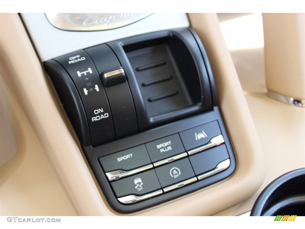 2016 Cayenne  - Carrara White Metallic / Luxor Beige photo #20
