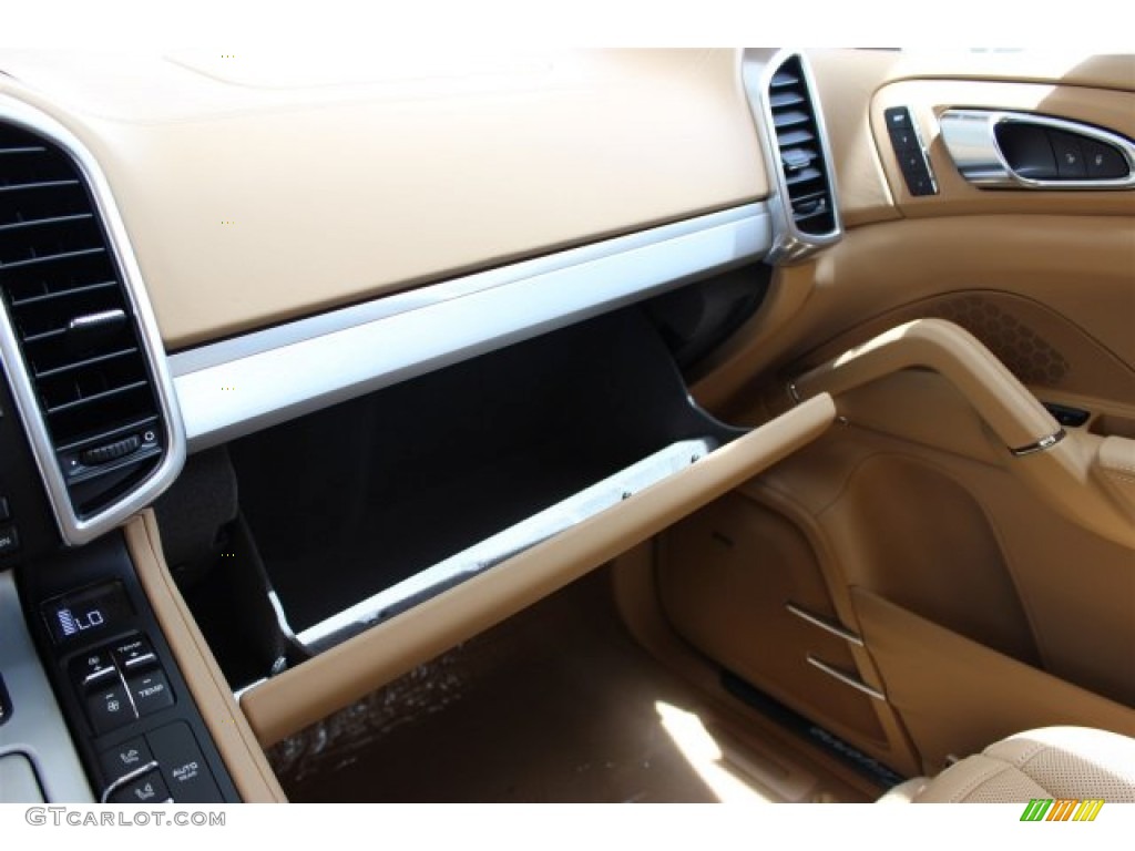 2016 Cayenne  - Carrara White Metallic / Luxor Beige photo #26