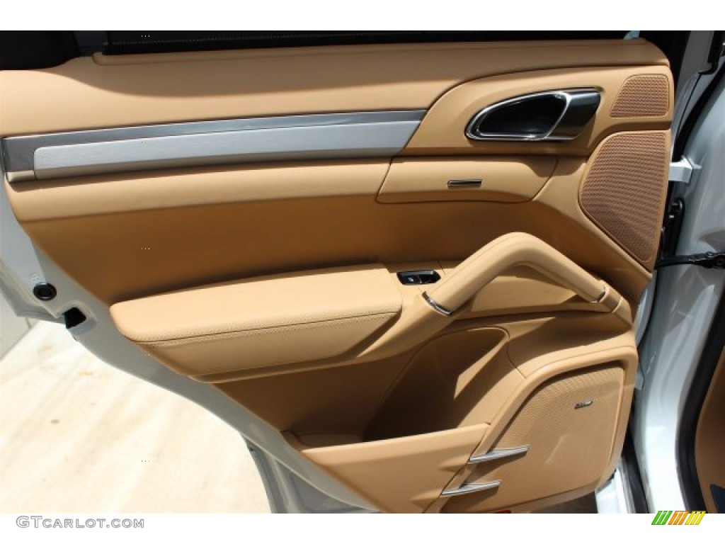 2016 Cayenne  - Carrara White Metallic / Luxor Beige photo #36