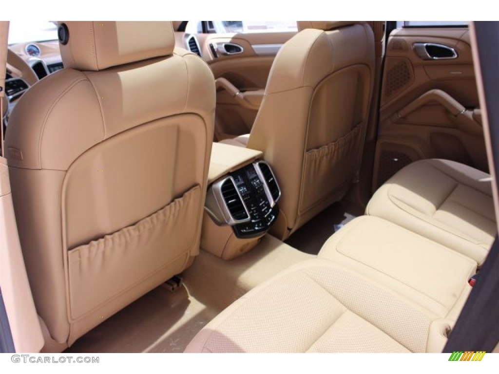 2016 Cayenne  - Carrara White Metallic / Luxor Beige photo #37