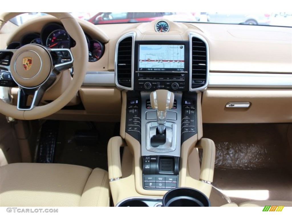 2016 Cayenne  - Carrara White Metallic / Luxor Beige photo #40