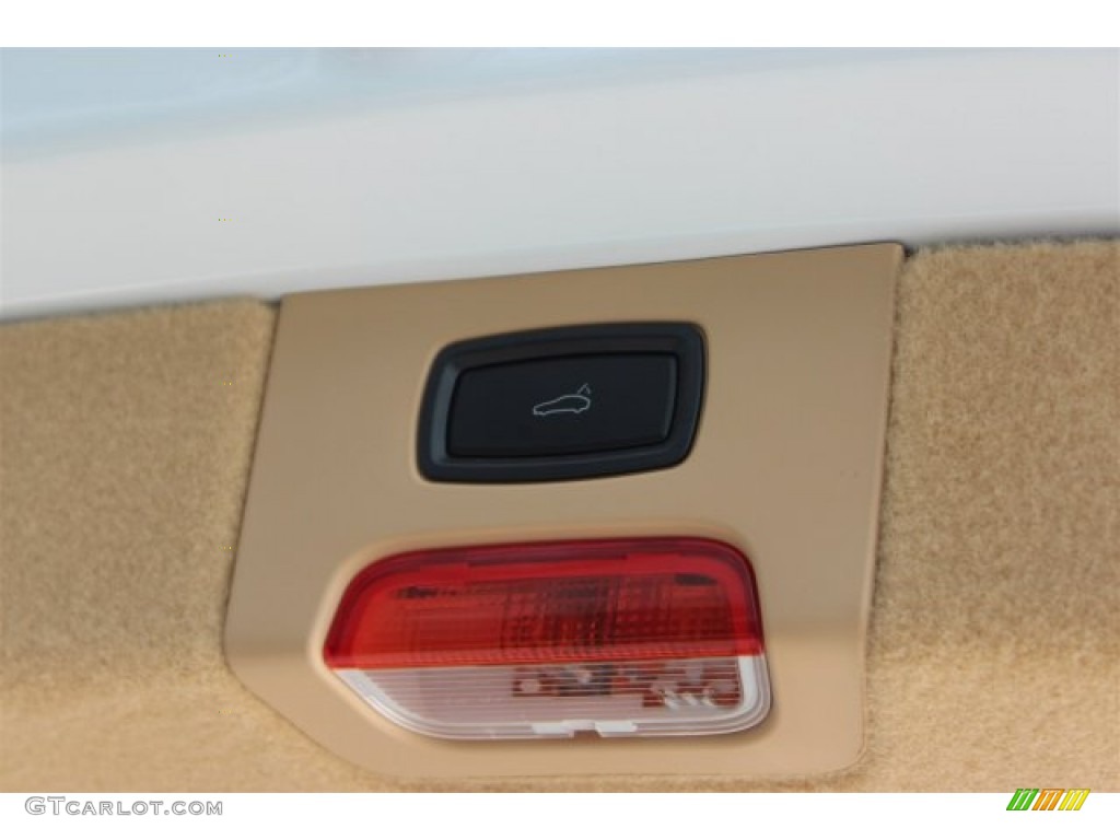 2016 Cayenne  - Carrara White Metallic / Luxor Beige photo #43