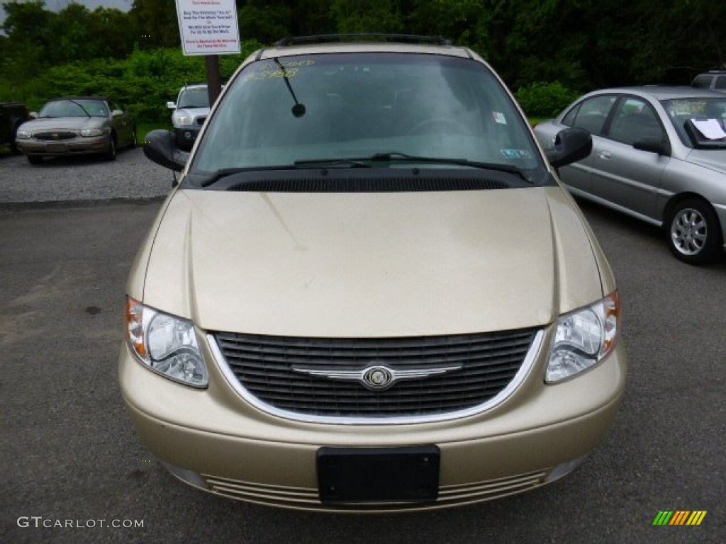 2001 Town & Country LXi - Champagne Pearl / Sandstone photo #6