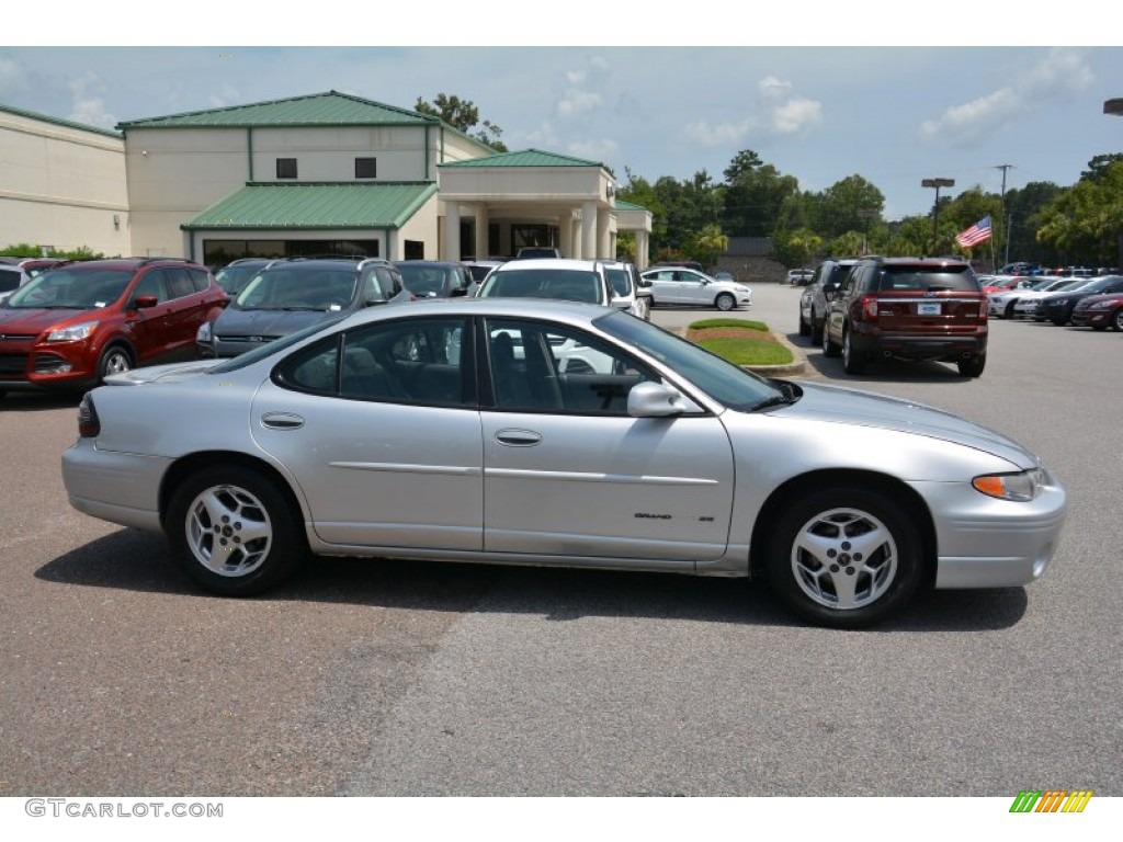 2003 Grand Prix SE Sedan - Galaxy Silver Metallic / Graphite photo #4