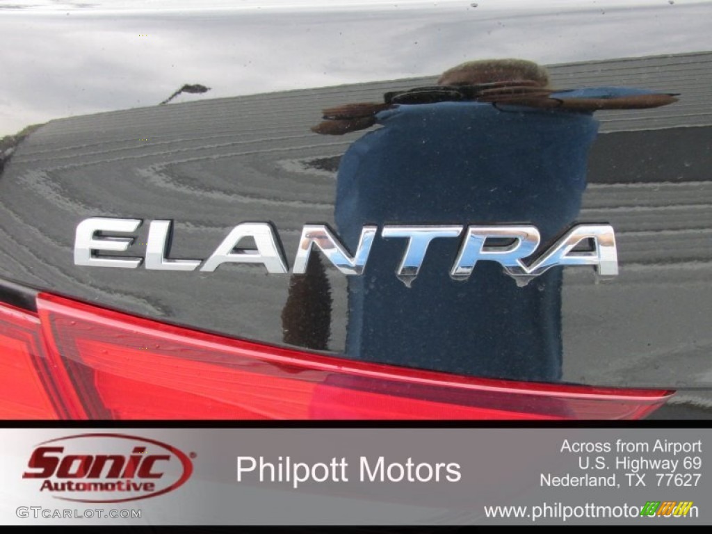 2016 Elantra SE - Phantom Black / Gray photo #13