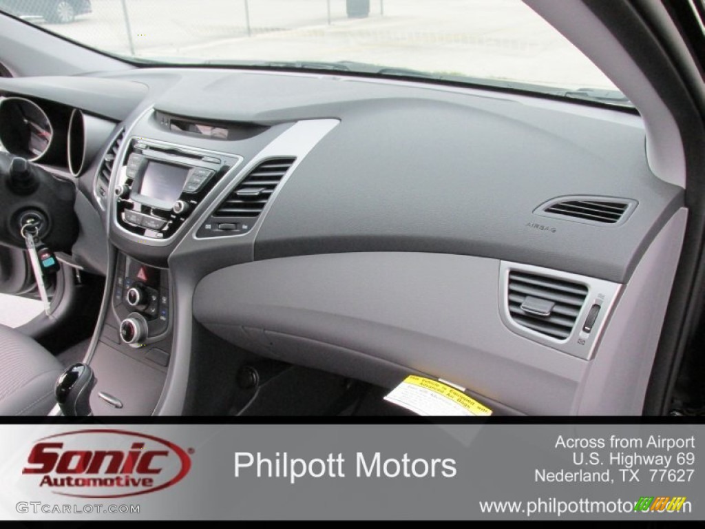 2016 Elantra SE - Phantom Black / Gray photo #15