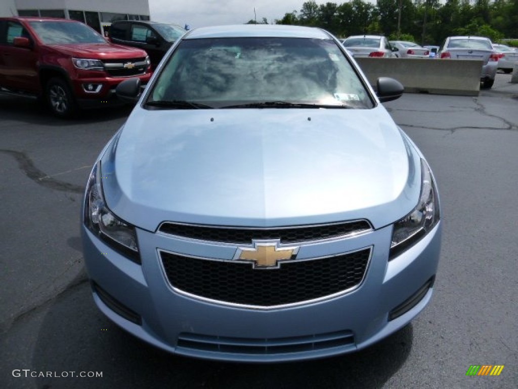 2012 Cruze LS - Ice Blue Metallic / Jet Black/Medium Titanium photo #8