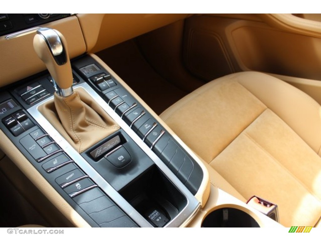 2016 Porsche Macan S Controls Photo #105467433