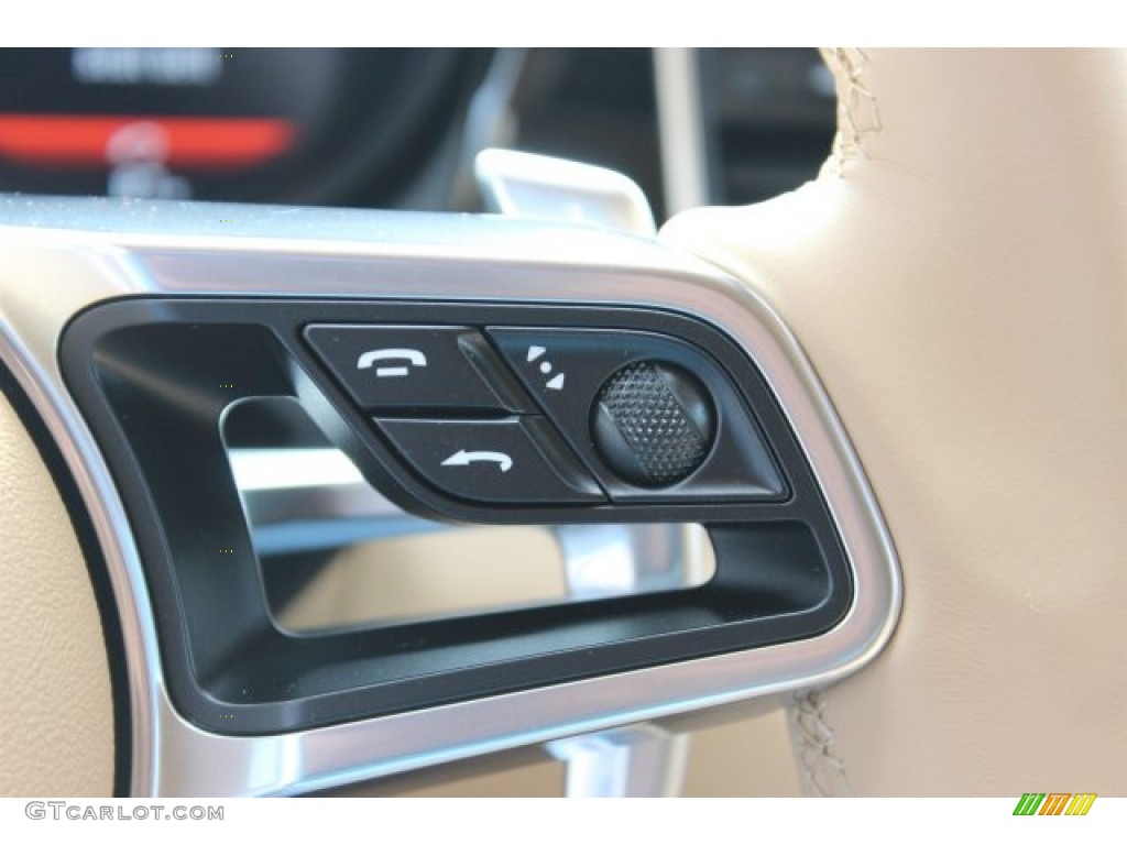 2016 Porsche Macan S Controls Photo #105467532