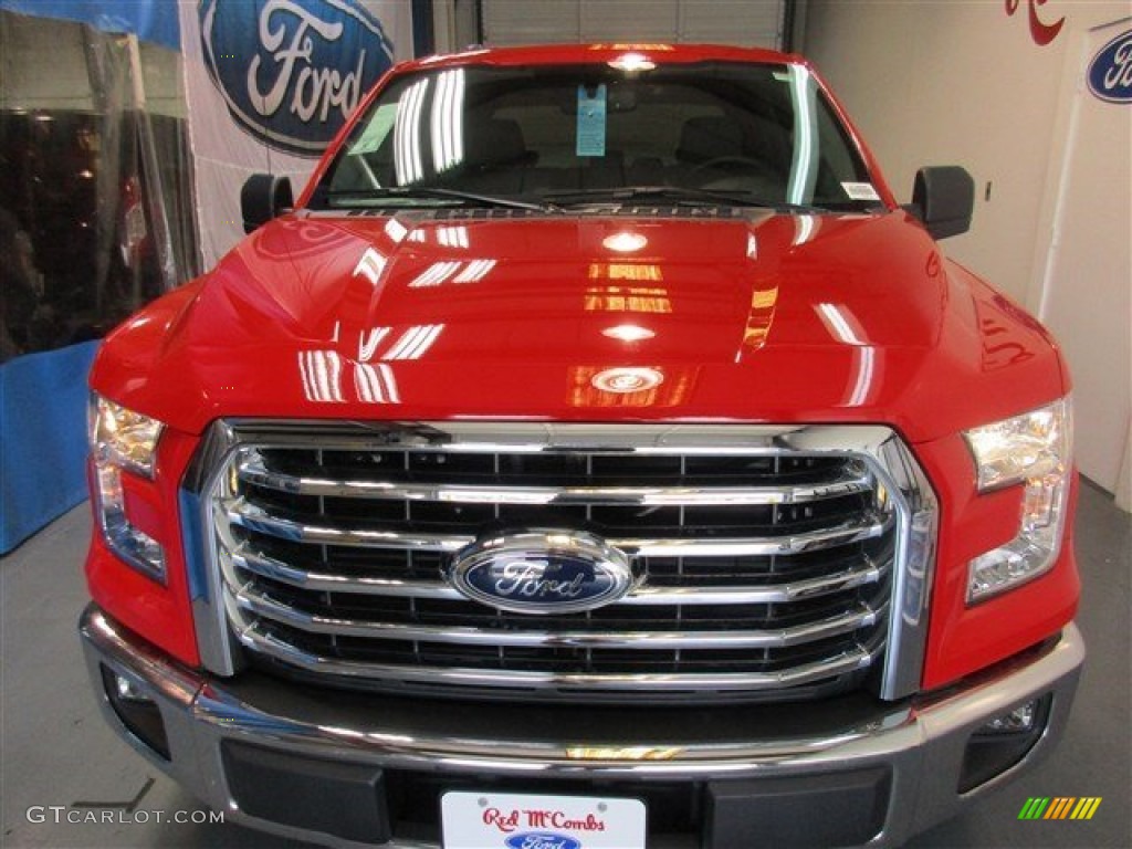 2015 F150 XLT SuperCrew - Race Red / Medium Earth Gray photo #2