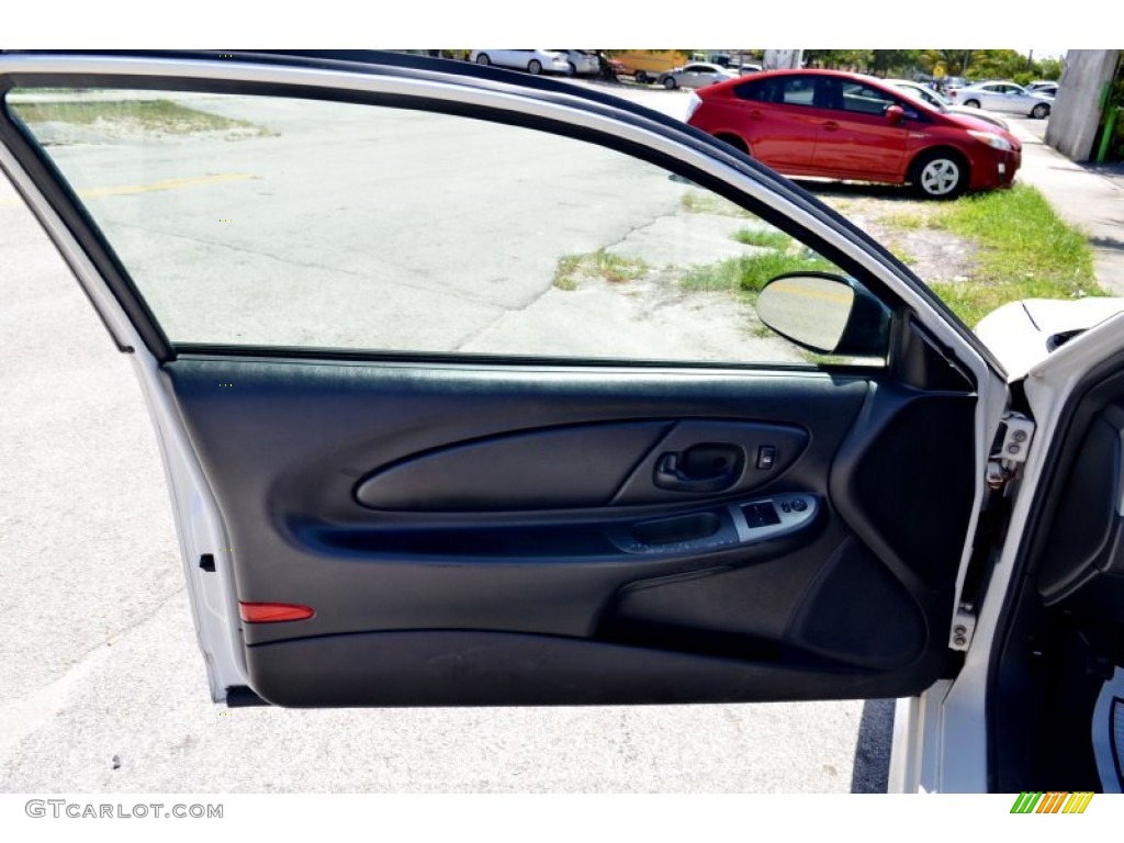 2006 Chevrolet Monte Carlo SS Ebony Door Panel Photo #105481146