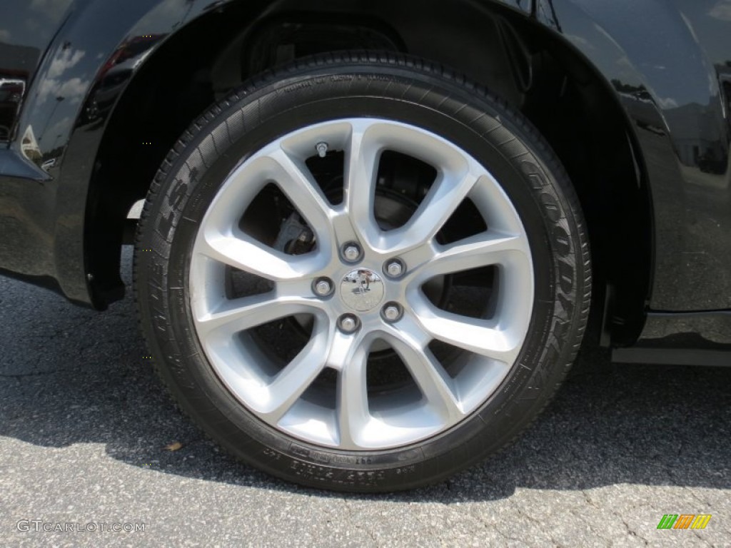 2014 Dodge Avenger R/T Wheel Photos