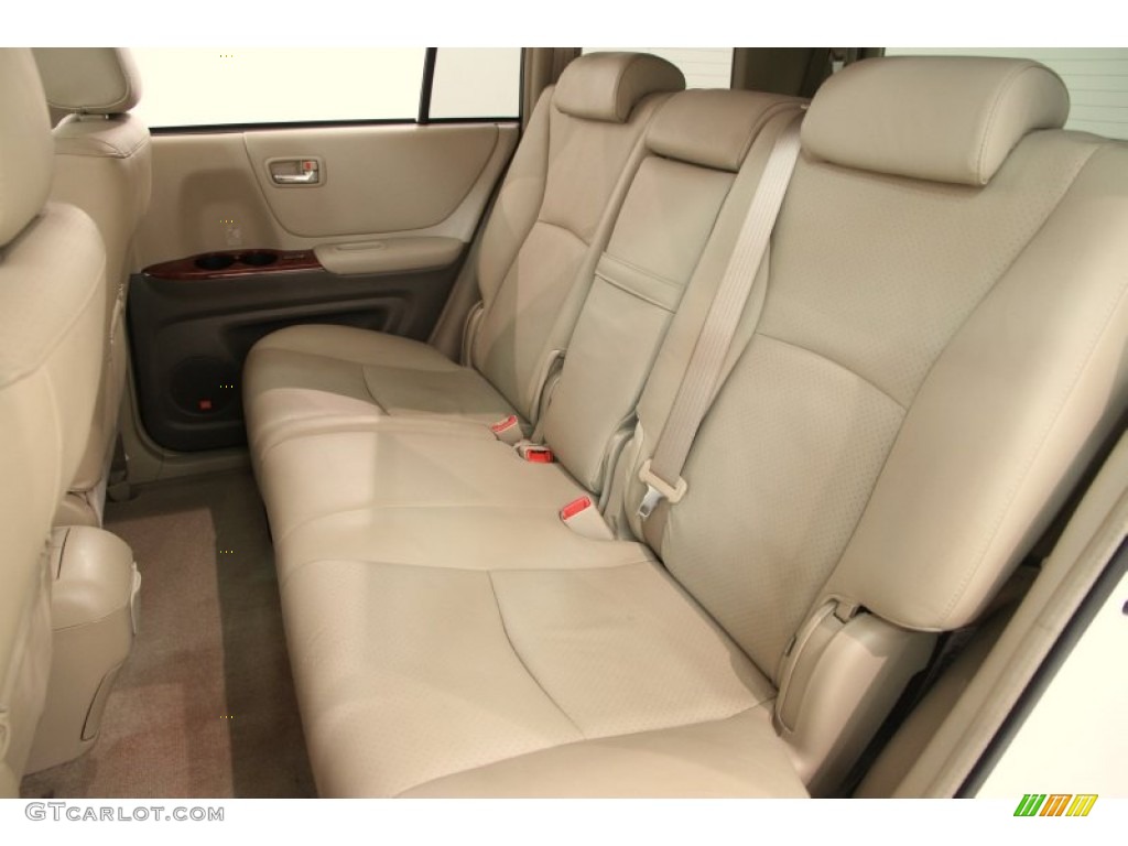 2004 Highlander V6 4WD - Super White / Ivory photo #14
