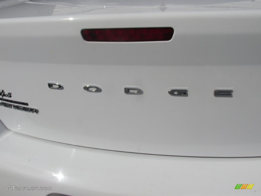 2014 Avenger SE - Bright White / Black/Light Frost Beige photo #13