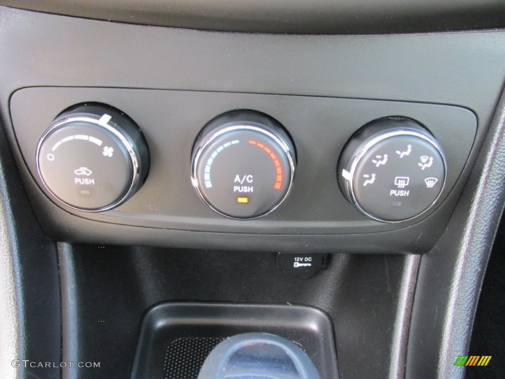 2014 Avenger SE - Bright White / Black/Light Frost Beige photo #37