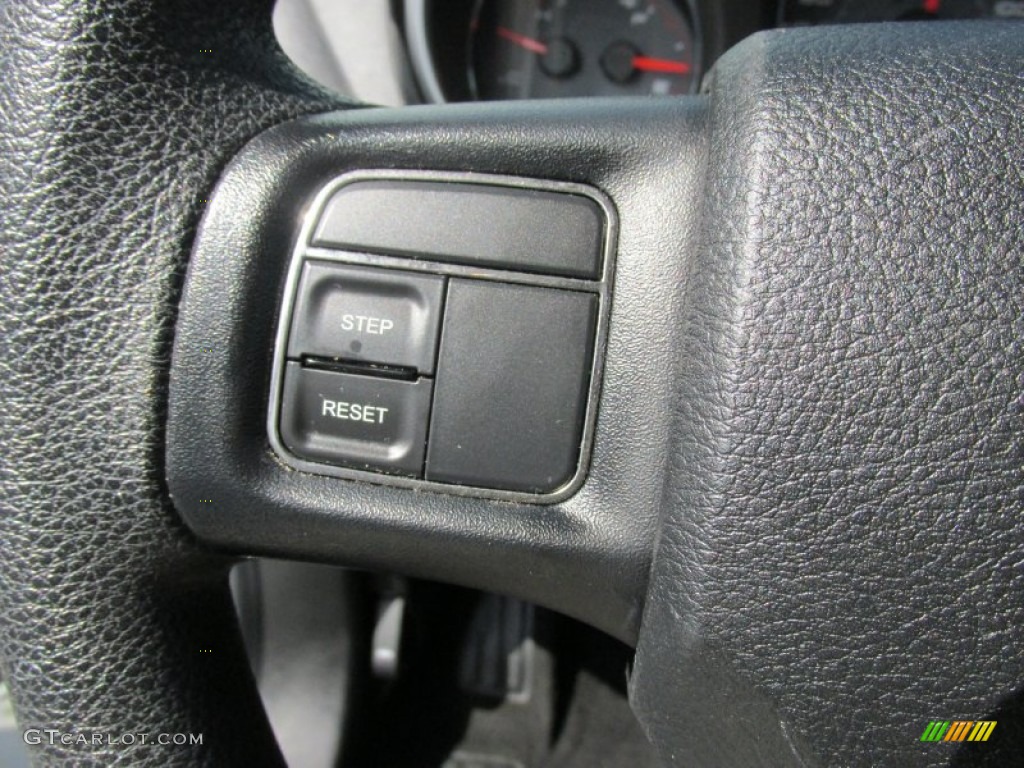 2014 Avenger SE - Bright White / Black/Light Frost Beige photo #41
