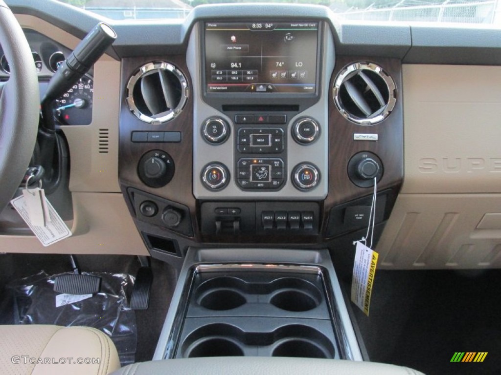 2016 Ford F350 Super Duty Lariat Crew Cab 4x4 DRW Controls Photo #105487491