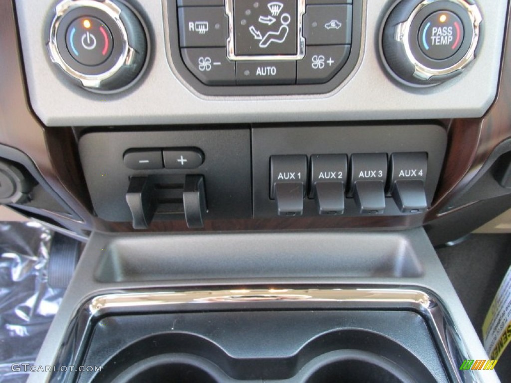 2016 Ford F350 Super Duty Lariat Crew Cab 4x4 DRW Controls Photo #105487512