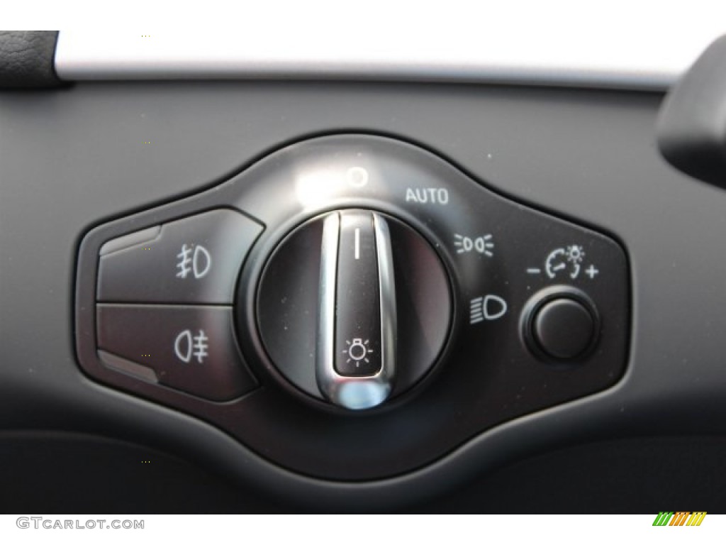 2016 Audi A4 2.0T Premium Controls Photo #105492583