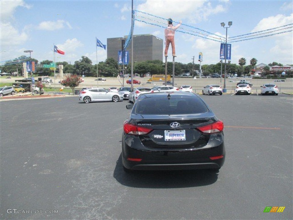 2016 Elantra SE - Phantom Black / Gray photo #8
