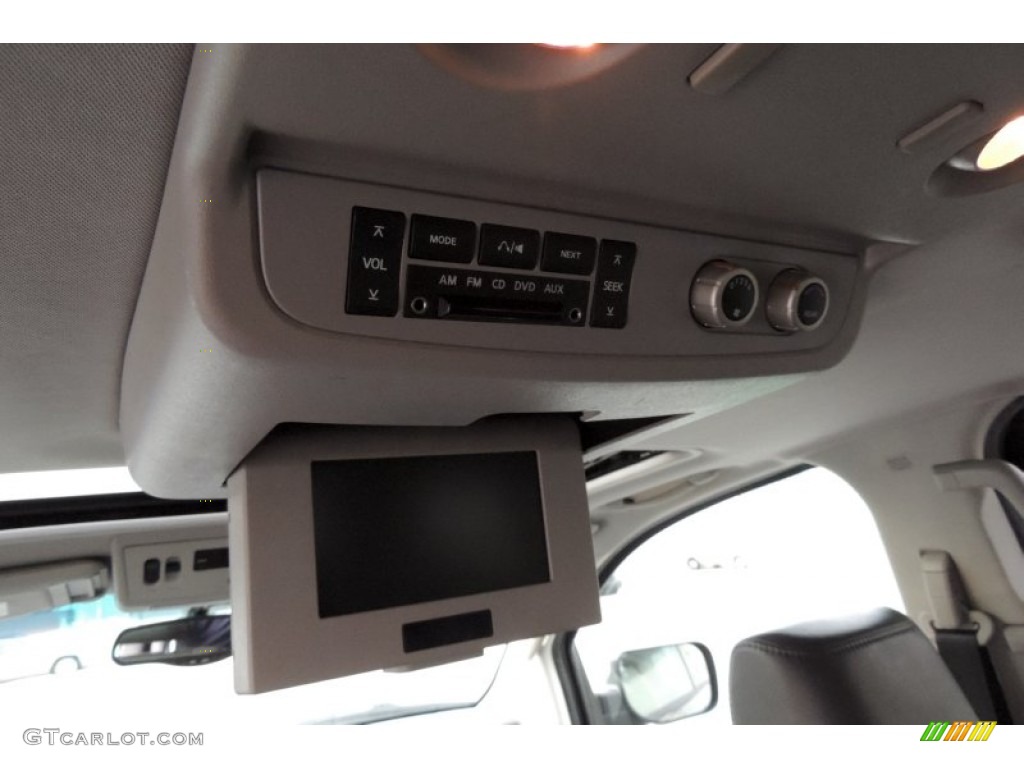 2005 QX 56 4WD - Silver Graphite Gray / Graphite photo #28