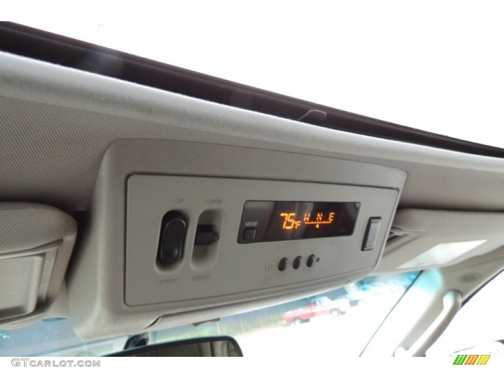 2005 QX 56 4WD - Silver Graphite Gray / Graphite photo #29