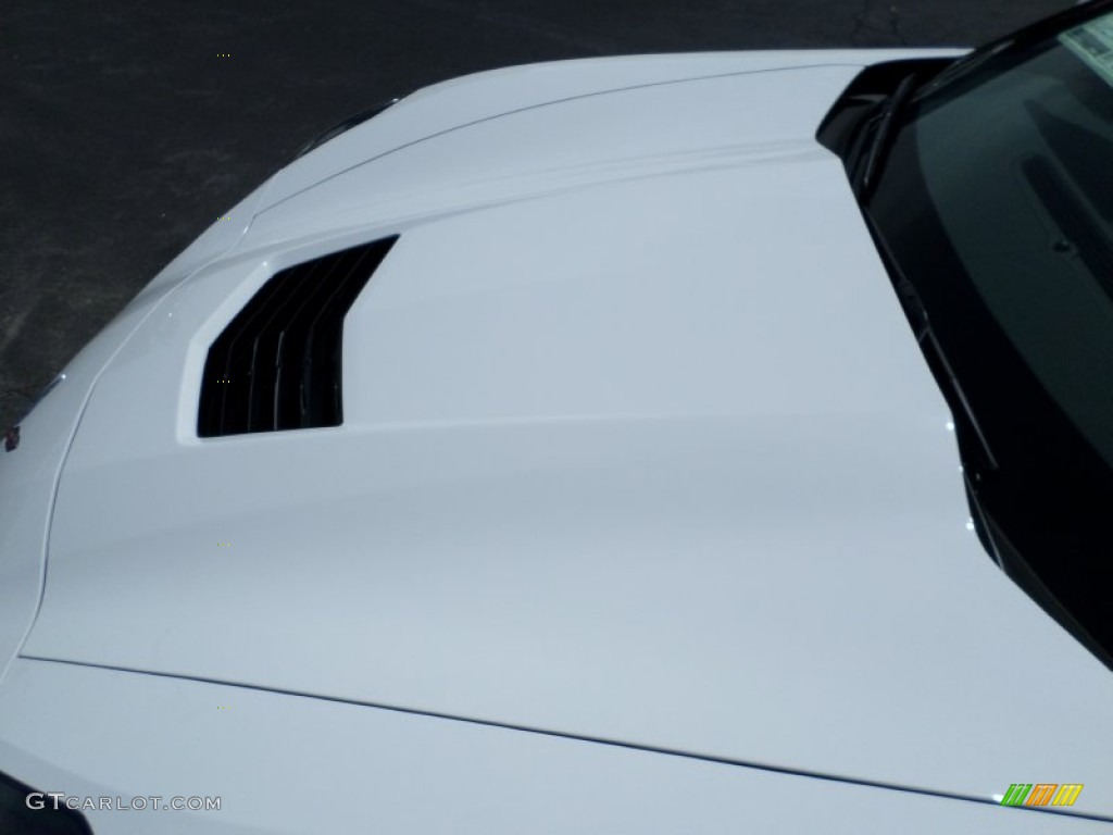 2015 Corvette Stingray Coupe - Arctic White / Adrenaline Red photo #39