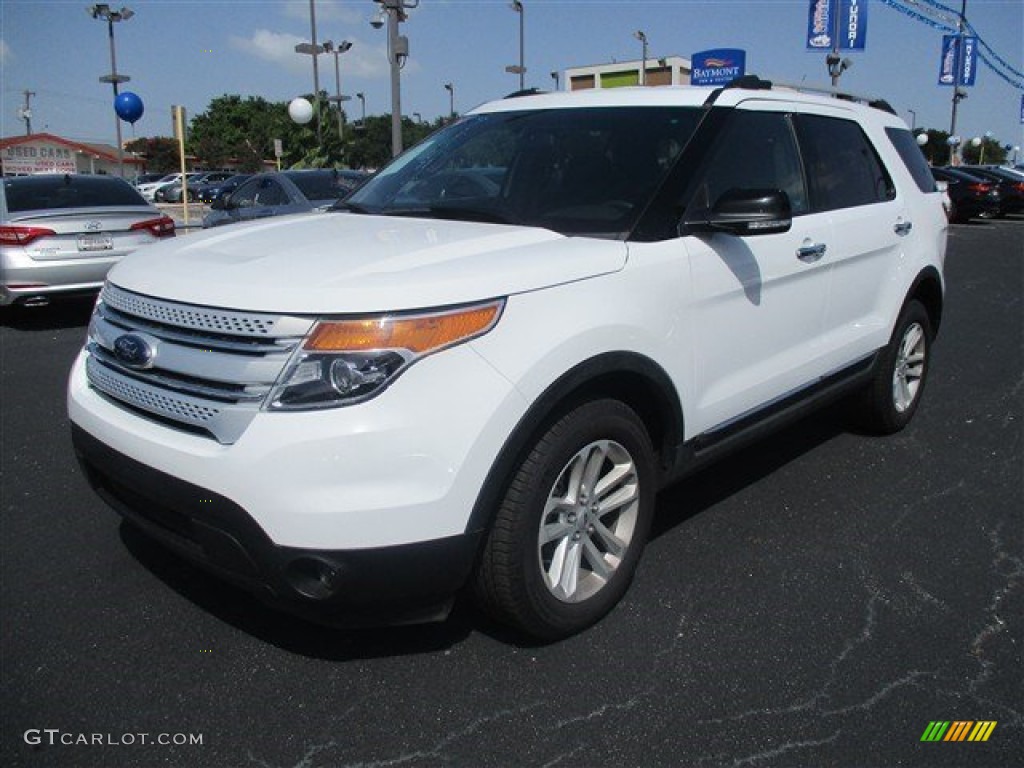 2015 Explorer XLT 4WD - Oxford White / Charcoal Black photo #1