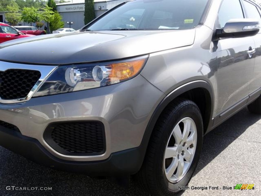 2013 Sorento LX V6 - Satin Metal / Beige photo #34