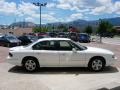 1999 Arctic White Pontiac Bonneville SE  photo #6